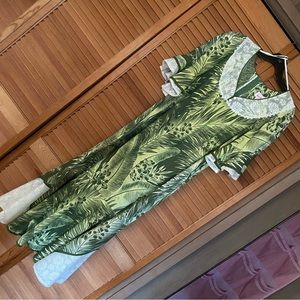 Green Lacey muumuu M